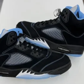 Air Jordan 5 “Black:University Blue”1